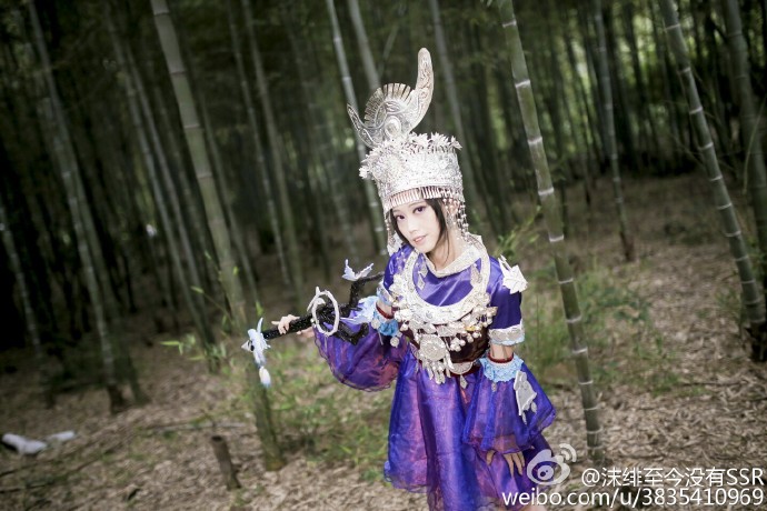 银铃巫笛轻鸣引 《剑网3》毒萝南皇cos赏