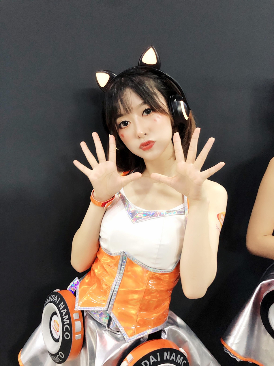 2019chinajoy万代南梦宫展台美女showgirl