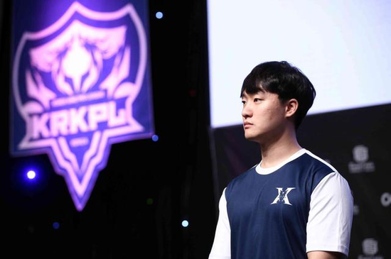 KZ战队队员发布会上讲话