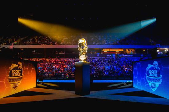 直播比赛相结合，走电竞化经营模式