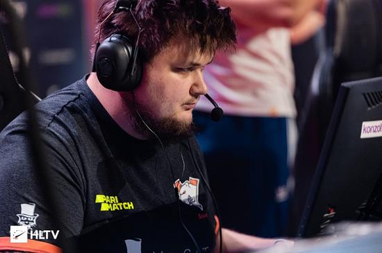 波兰巨熊snax再次坐上板凳席