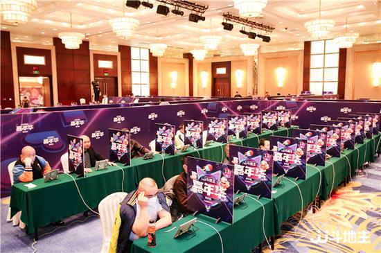 图为活动现场选手比赛时场景