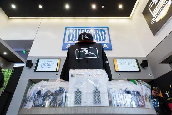 OWL联赛的商业开发已经覆盖到了门票，版权，赞助商以及周边商品等领域