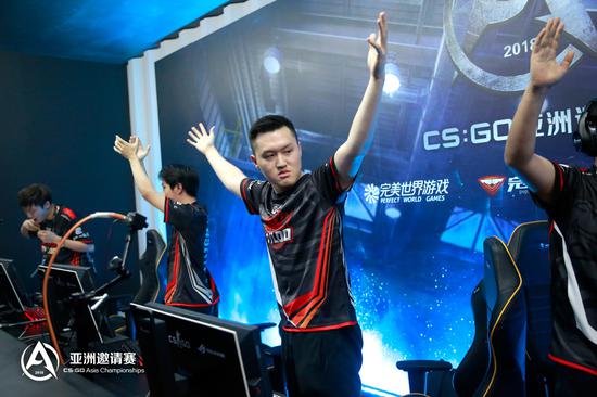 跟着大哥嗨起来