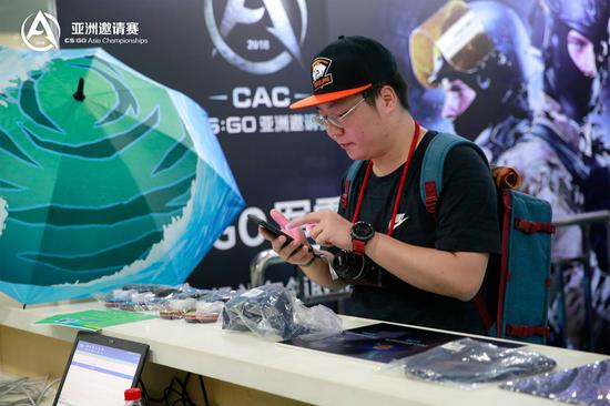 去年在北京minor的法师来CAC咯，大师，我想和你打CS:GO！