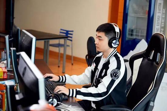 &nbsp; &nbsp; &nbsp;