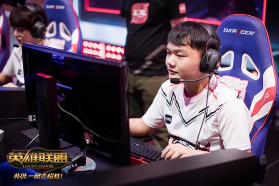 Yagao率队逐梦世界赛