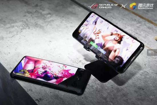 ROG游戏手机2在现场展示的游戏画面
