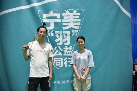  (混双冠军 软件事业部——王勤健(左)、吴姝瑾(右))