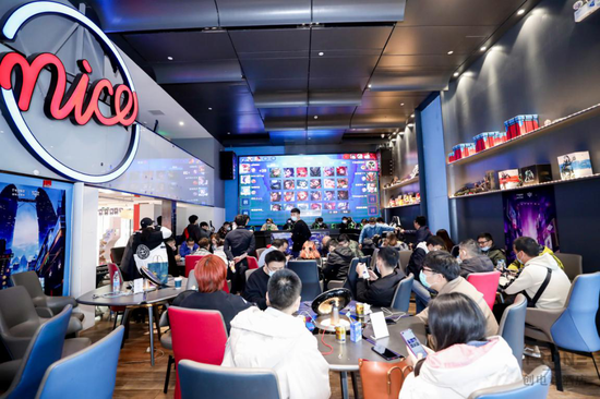 (创电竞杯CMEL-FedEx上海赛区比赛现场)