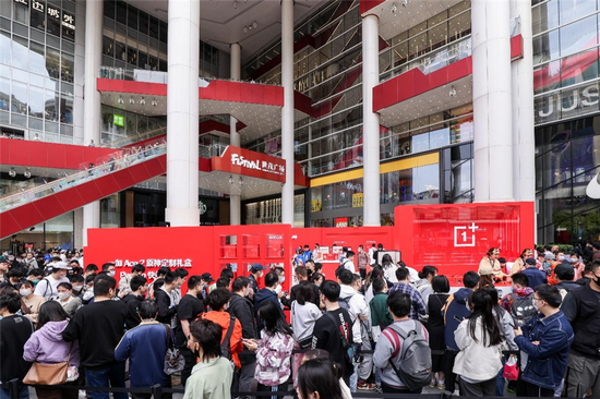 上海 Pop-up 现场气氛火爆