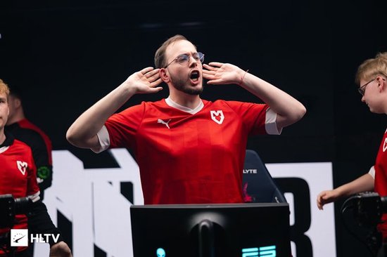 虽然全年在重大舞台上时有亮眼表现，但xertioN始终未能将巅峰状态稳定延续