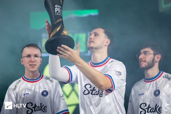 mezii在EPL S22荣获了个人年度唯一一个非Major赛事的EVP奖项