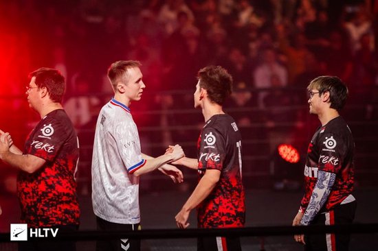 frozen不得不接受第三次在Major中获得亚军的结局