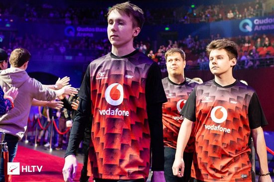 frozen尽管年仅16岁，但从其一线职业生涯伊始便展现出高水平