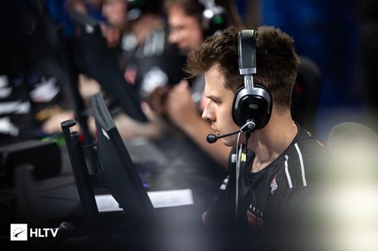 尽管frozen在IEM科隆竭尽全力，但最终未能帮助队伍获得淘汰赛席位