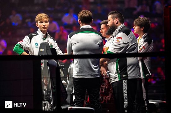 Falcons的布达佩斯Major之梦在四分之一决赛被Spirit彻底粉碎