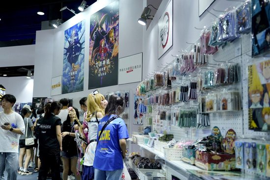 ANIPLEX周边商品展示区