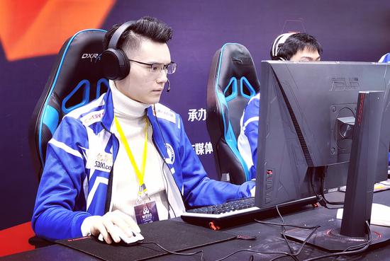 sccc执着于对游戏的热爱 也许这次wesg能让他找回自信