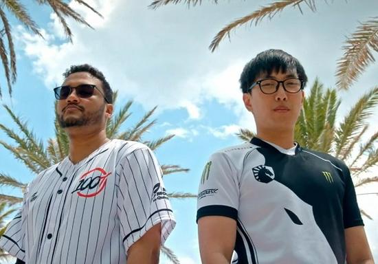 Travis：社交网站上有无数的消息给你，你怎么样接受这些东西？