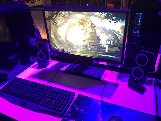 从试玩玩家电脑可以看出Artifact的载入界面十分精美