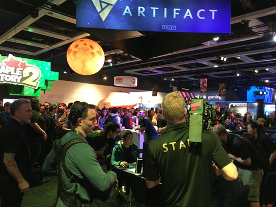 人头攒动，玩家热情高涨