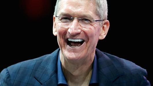 圈内趣闻：LGD战队拍卖共进晚餐的机会