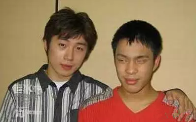 LOL最励志的主播：无臂主播一根筷子闯联盟！