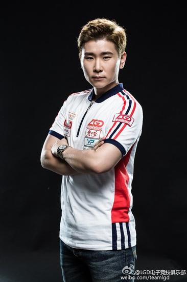 LGD续约上单A哥 明年将逐渐转型做教练