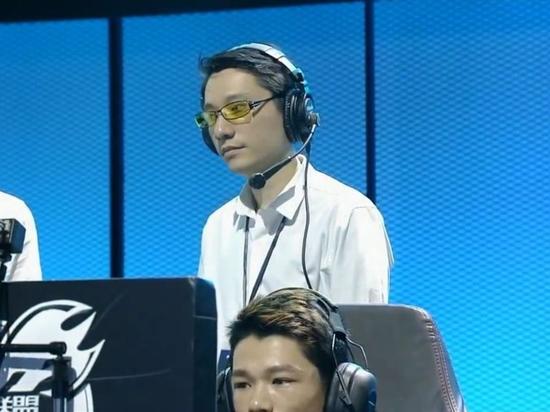 火狐离开LGD 微博透露Acorn将退役？