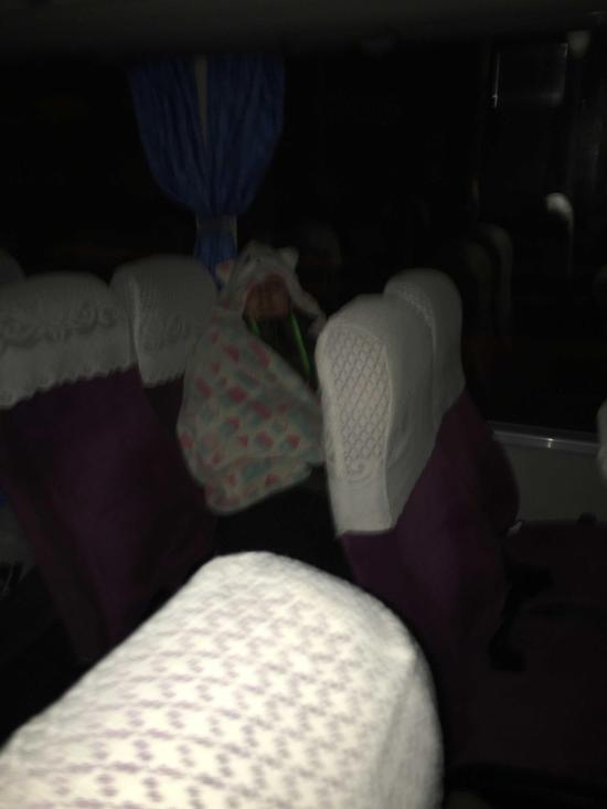 大巴上萌萌哒的S4