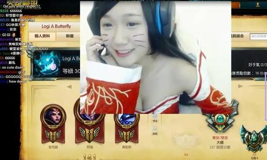 台湾LOL女主播COS阿狸打排位，输了就直播换衣服？