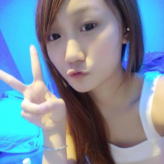 台湾LOL女主播COS阿狸打排位，输了就直播换衣服？