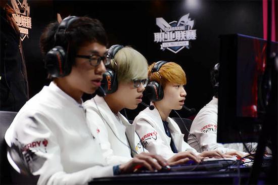 采访Swift：很自信 打野排名我是第一