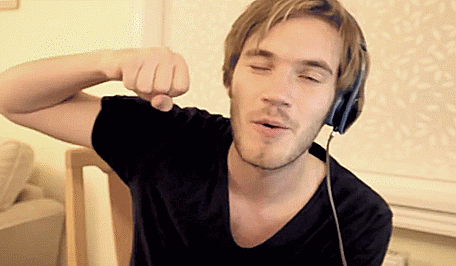 爱意满满的“兄弟拳”