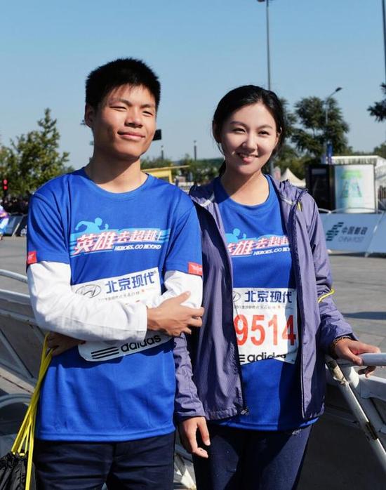 小苍大哥被称电竞郭靖黄蓉 互动视频曝光