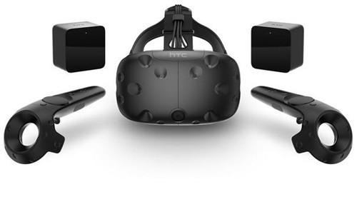 配上手柄和镭射发射站后的市售版 Vive