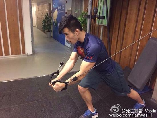 LPL职业选手们入行前都在做什么？UZI竟然是个网瘾少年！