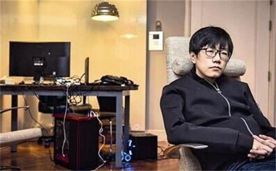 杭州日报酒神专版：从DOTA职业选手到电竞创业者