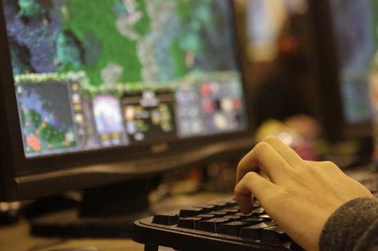 走近电竞职业选手：吃青春饭 23岁就“退役” ...