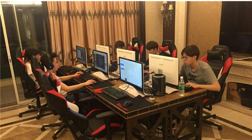 走近电竞职业选手：吃青春饭 23岁就“退役” ...