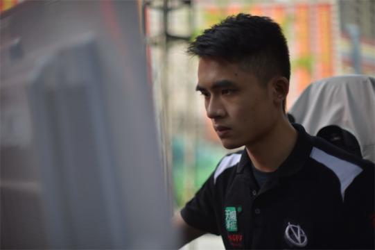 WESG上海预选赛战况火爆 CSGO&DOTA2; 项目冠军出炉