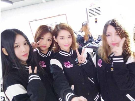 住网吧、被骗、收入低、23岁后退役 这就是真实的电竞女 ...