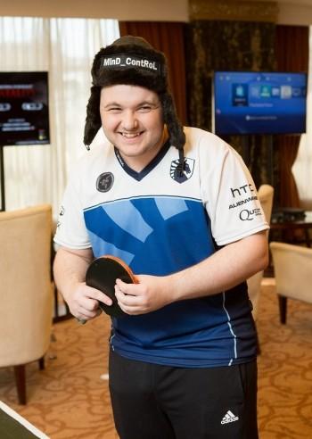 液体全队采访——我们胜在BP 豪大将军强无敌