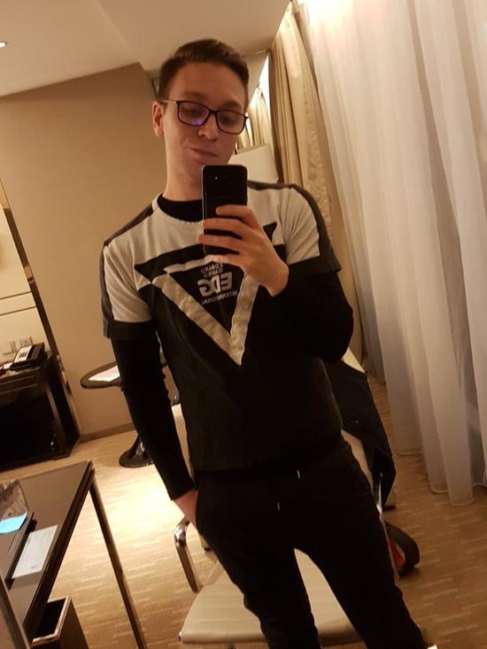 国外解说评LPL 厂长和SofM惊艳Uzi成长