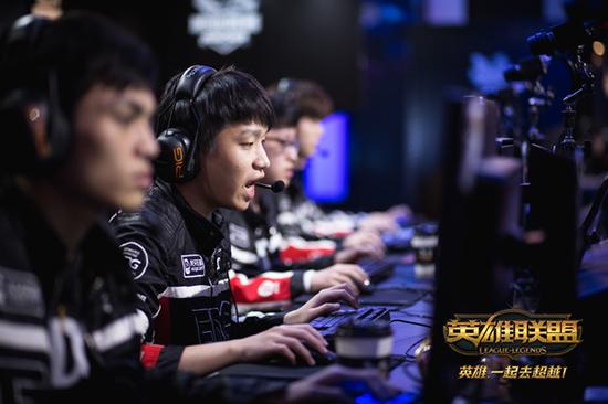 新老王者对话 EDG夏季赛7连胜在望OMG恐难胜利