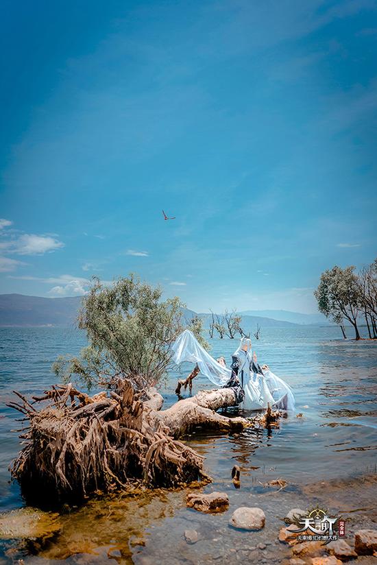 美若画中仙 《天谕》玉虚官方cos惊艳云垂!