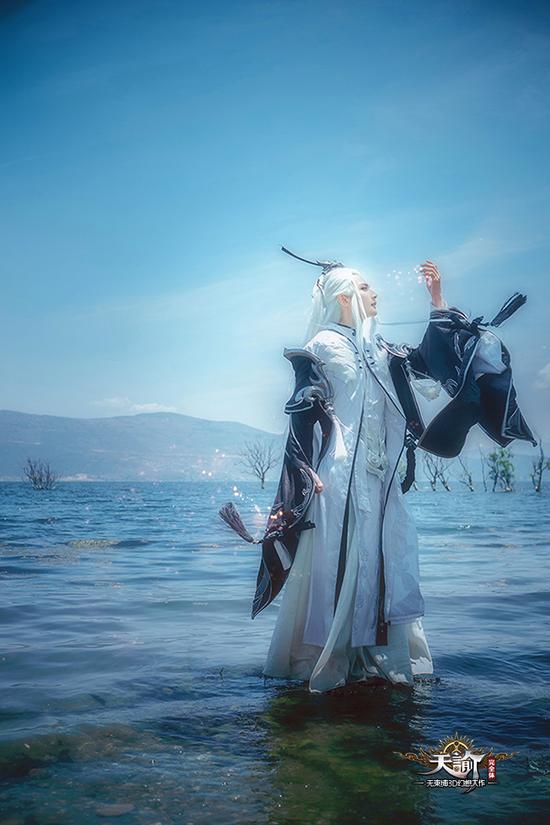 美若画中仙 《天谕》玉虚官方cos惊艳云垂!