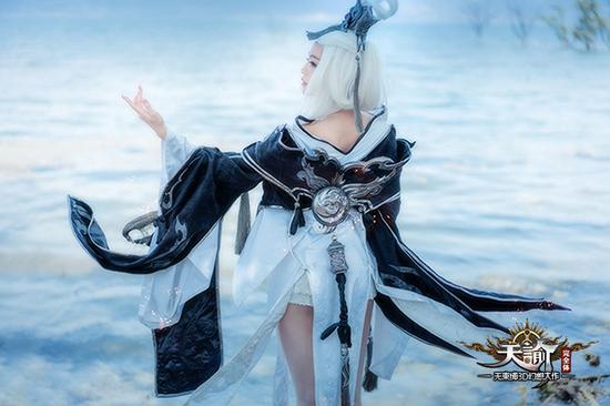 美若画中仙 《天谕》玉虚官方cos惊艳云垂!