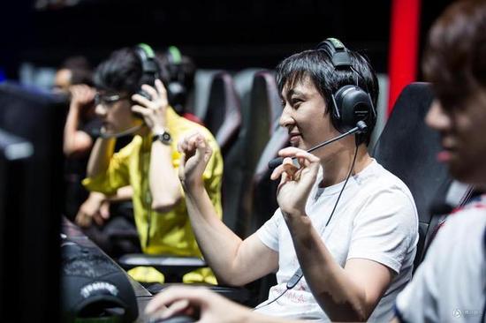 王思聪瞄准高校电竞市场 3000万投资蓝游文化 ...